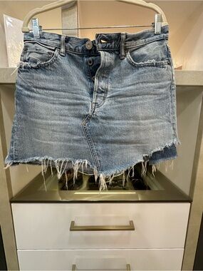 Moussy Light Blue Distressed Denim Mini Skirt with Frayed Hem Size 29